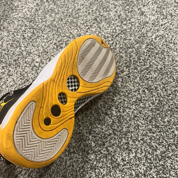 Yellow Jordan junpman 11’s. Price is negotiable - Picture 5 of 5